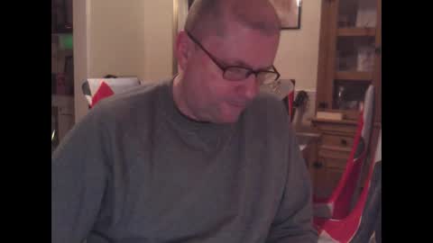Snapshot of wobble444 chatting on March 30, 12:22 am wobble444 online show from March 30, 12:22 am