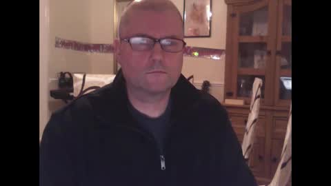 Snapshot of wobble444 chatting on April 12, 12:26 am wobble444 online show from April 12, 12:26 am
