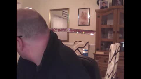 Snapshot of wobble444 chatting on April 13, 12:16 am wobble444 online show from April 13, 12:16 am
