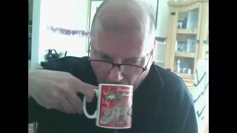 Snapshot of wobble444 chatting on April 13, 12:21 pm wobble444 online show from April 13, 12:21 pm