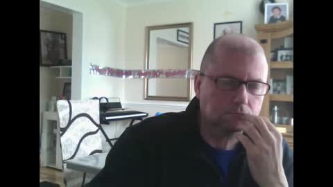 Snapshot of wobble444 chatting on April 17, 10:51 am wobble444 online show from April 17, 10:51 am