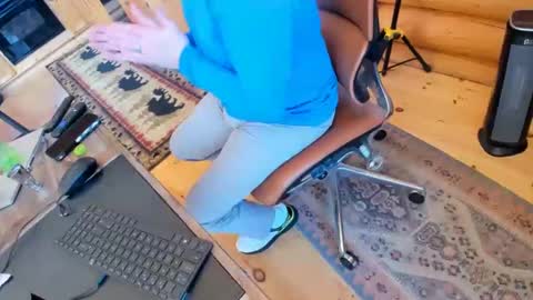 Snapshot of wobbleon chatting on March 7, 8:22 pm Gobbleon online show from March 7, 8:22 pm