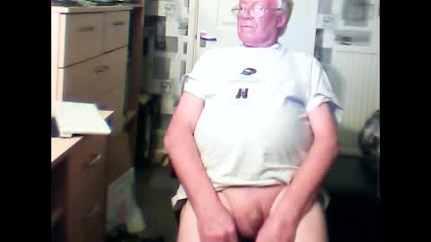 Snapshot of wolcol80 chatting on January 3, 12:22 am wolcol80 online show from January 3, 12:22 am