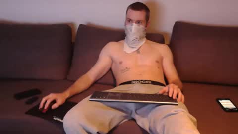 Snapshot of wolf021221 chatting on April 5, 2:14 pm wolf021221 online show from April 5, 2:14 pm