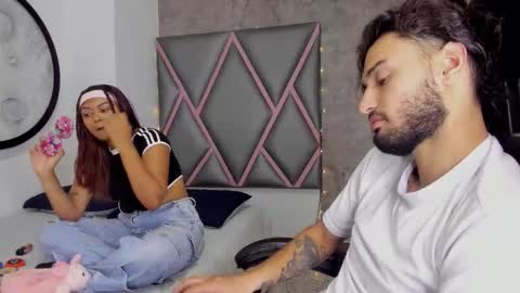 Snapshot of wolf_kitty0 chatting on March 23, 11:47 am Nicolas Y Laura online show from March 23, 11:47 am