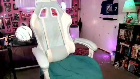 Wolfie online show from June 19, 9:51 pm