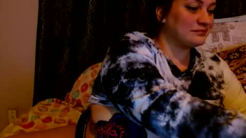 wolfiehoney online show from April 2, 5:27 am