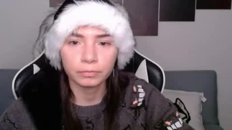 Alex online show from December 17, 1:18 am