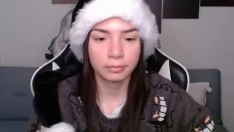 Alex online show from December 19, 2:23 am