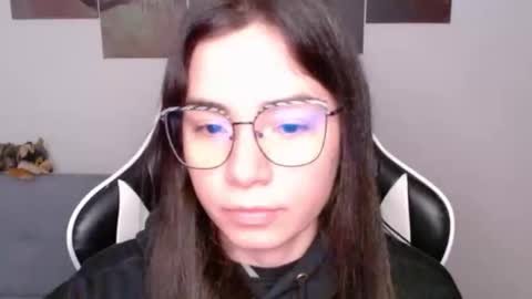 Alex online show from May 3, 1:33 am