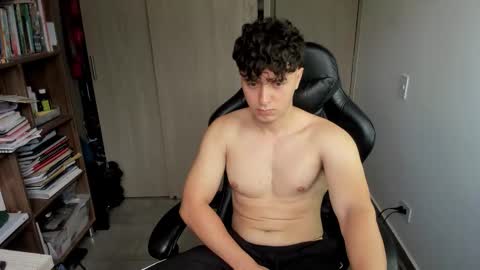 Snapshot of wolker_allan chatting on February 19, 2:13 pm wolker_allan online show from February 19, 2:13 pm