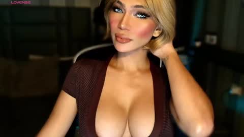 Julia online show from January 19, 3:43 am