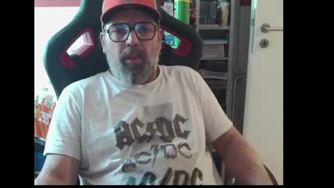 Snapshot of womenizzeer chatting on July 12, 1:57 pm Adam online show from July 12, 1:57 pm