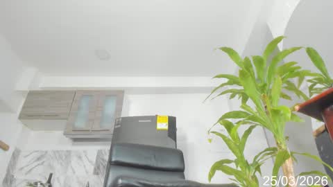 Snapshot of wonderfulebonyts chatting on March 25, 11:22 pm rebekah online show from March 25, 11:22 pm