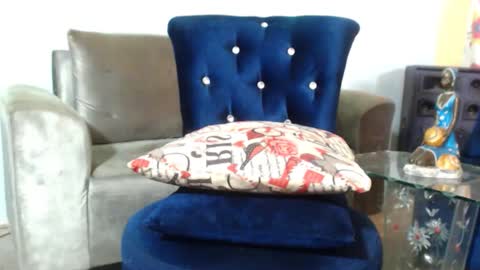 SHENIEL RODRIGUEZ online show from December 7, 2:57 pm