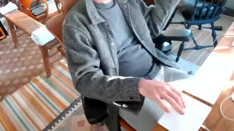 Chuck online show from April 8, 11:21 am