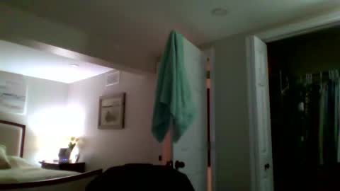 Snapshot of woodeee77 chatting on February 15, 12:51 am woodeee77 online show from February 15, 12:51 am