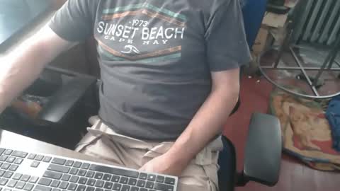 Snapshot of woodworker6473 chatting on June 4, 1:28 pm woodworker6473 online show from June 4, 1:28 pm