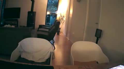 woodwurm and Snoeske online show from February 6, 7:02 am