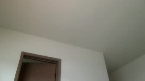 woof_wolf37 online show from May 3, 4:24 pm