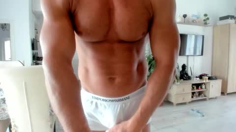 Snapshot of woolfiie chatting on September 27, 8:52 am Wolfie online show from September 27, 8:52 am