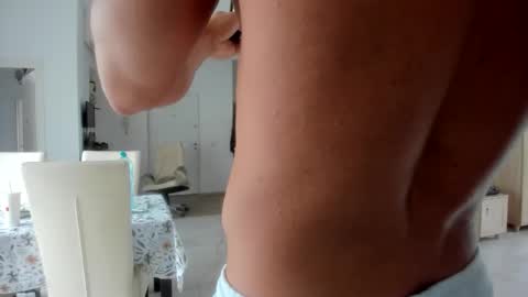 Snapshot of woolfiie chatting on October 2, 9:05 am Wolfie online show from October 2, 9:05 am