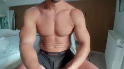 Snapshot of woolfiie chatting on October 18, 7:53 am Wolfie online show from October 18, 7:53 am