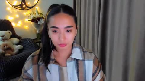 Snapshot of worldofkim chatting on February 20, 10:43 pm dudetta Kim online show from February 20, 10:43 pm