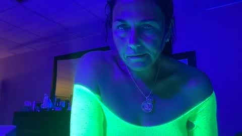 Snapshot of worthdaddy2cum chatting on June 24, 6:40 pm cum4me online show from June 24, 6:40 pm