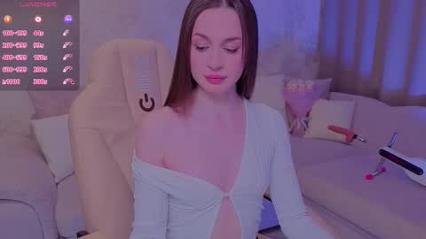 Snapshot of wow_kate chatting on October 21, 9:43 am Kate online show from October 21, 9:43 am