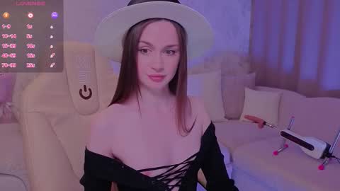 Snapshot of wow_kate chatting on November 8, 4:01 am Kate online show from November 8, 4:01 am