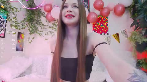 Snapshot of wow_kate chatting on February 4, 2:12 pm Kate online show from February 4, 2:12 pm