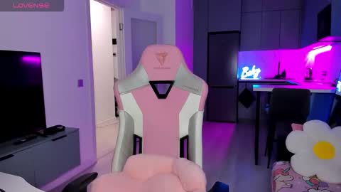 Snapshot of wowlovie666 chatting on March 16, 5:02 am Emi online show from March 16, 5:02 am