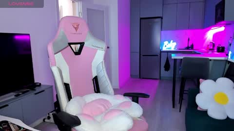 Snapshot of wowlovie666 chatting on April 2, 7:06 am Emi online show from April 2, 7:06 am