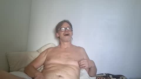 wowzy1 online show from April 5, 11:02 pm