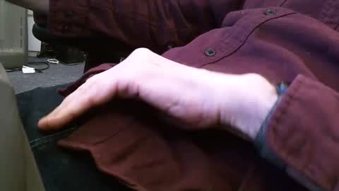 Snapshot of wrangleat0r chatting on February 7, 1:25 am wrangleat0r online show from February 7, 1:25 am