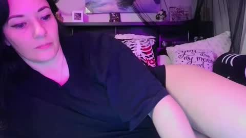 Snapshot of wrenleigh chatting on January 10, 6:37 am Crystal Lake online show from January 10, 6:37 am