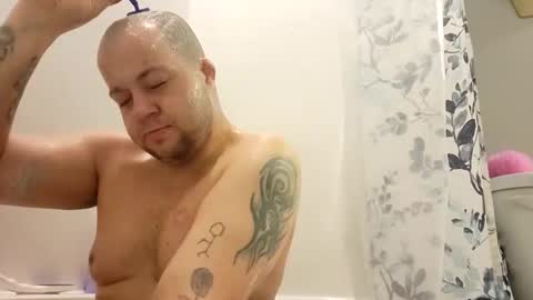 Snapshot of wundrsword33 chatting on February 1, 5:17 am BONER DONOR online show from February 1, 5:17 am