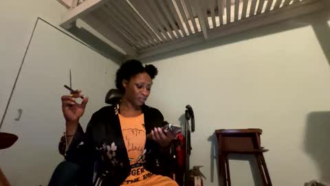Snapshot of wynterheat chatting on February 1, 6:00 am Wynter Heat online show from February 1, 6:00 am