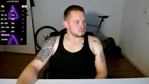 x19marco93x online show from November 15, 7:10 pm