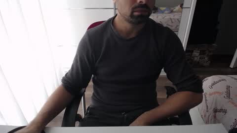 Snapshot of x_____0_____x chatting on September 9, 9:09 am Mr. Lonely online show from September 9, 9:09 am