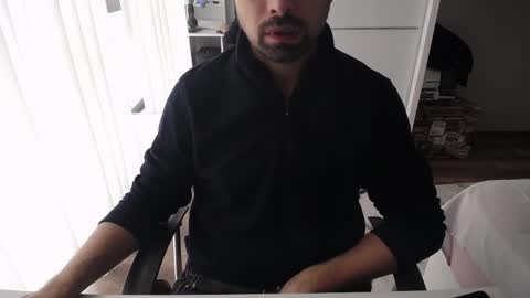 Snapshot of x_____0_____x chatting on October 14, 10:27 am Mr. Lonely online show from October 14, 10:27 am