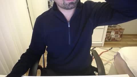 Snapshot of x_____0_____x chatting on October 29, 10:55 pm Mr. Lonely online show from October 29, 10:55 pm