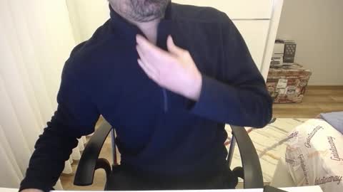 Snapshot of x_____0_____x chatting on November 1, 7:16 pm Mr. Lonely online show from November 1, 7:16 pm