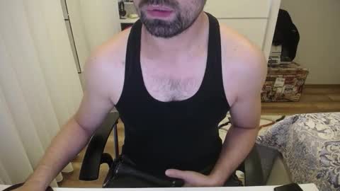 Snapshot of x_____0_____x chatting on November 20, 10:20 pm Mr. Lonely online show from November 20, 10:20 pm