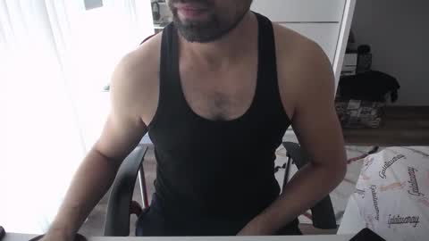 Snapshot of x_____0_____x chatting on December 4, 10:24 am Mr. Lonely online show from December 4, 10:24 am