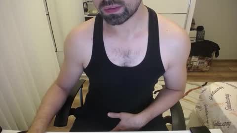 Snapshot of x_____0_____x chatting on December 4, 10:29 pm Mr. Lonely online show from December 4, 10:29 pm