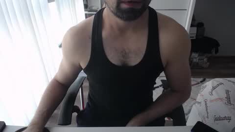 Snapshot of x_____0_____x chatting on December 5, 11:30 am Mr. Lonely online show from December 5, 11:30 am