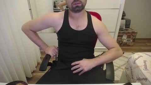 Snapshot of x_____0_____x chatting on December 14, 10:58 pm Mr. Lonely online show from December 14, 10:58 pm