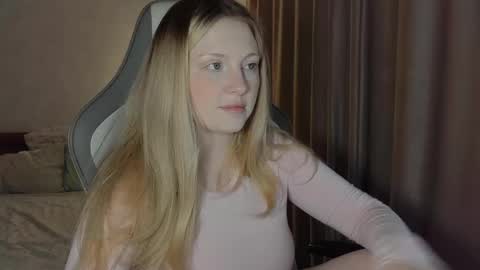 eva online show from April 23, 5:04 pm